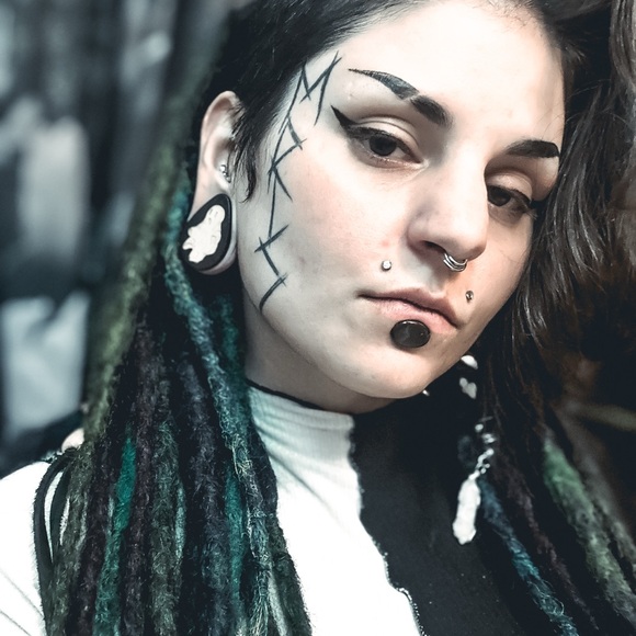 Meet your Posher, Kirsten - Picture 4 of 4